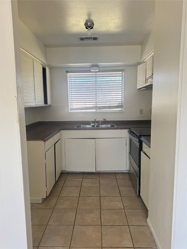 Photo - 4315 Woodmont Dr