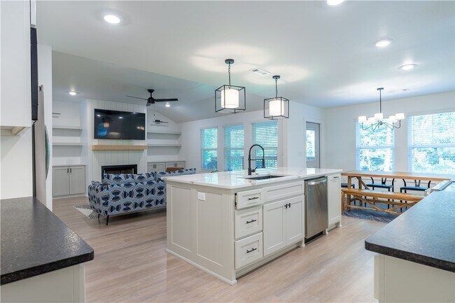 Photo - 19 Ironside Ln
