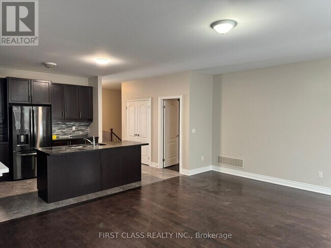 Photo - 9 Washburn Path