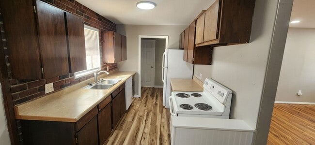 Photo - MOVE IN SPECIAL, 1/2 OFF FIRST FULL MONTHS RENT. ALL PROSPECTIVE TENANTS MUST SUBMIT A $58 NON-R...