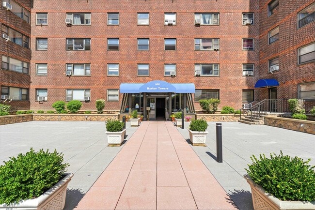 Photo - 6515 JFK Blvd E