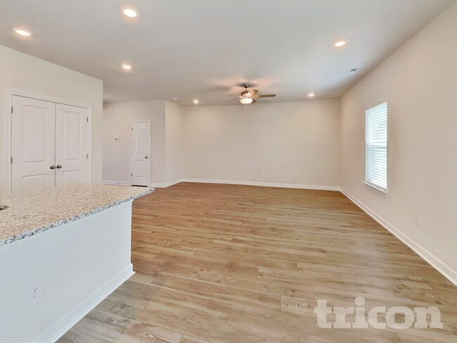 Photo - 3326 Quintana Dr