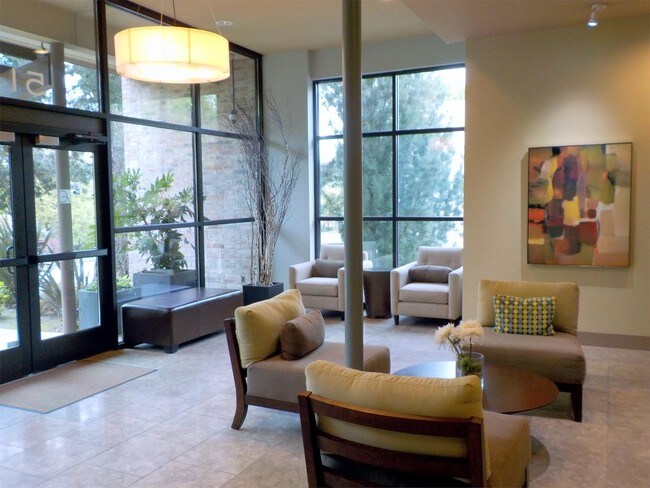 Photo - 511 100th Ave NE