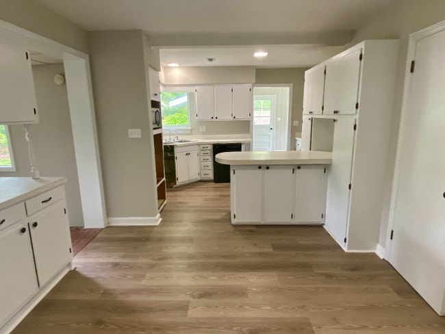 Photo - 610 Howell St