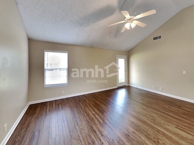 Photo - 3050 Weybridge Dr