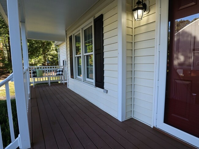Photo - 4-Bedroom Home on Quiet Cul-de-Sac - Must See