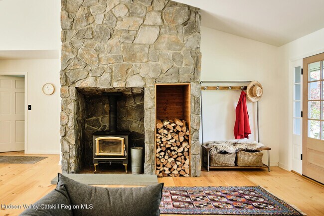 Photo - 90 Reuter Rd