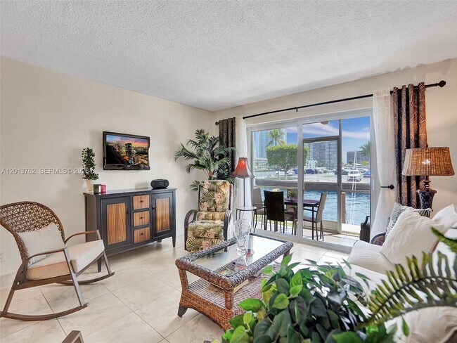 Photo - 2600 Diana Dr Unit 105