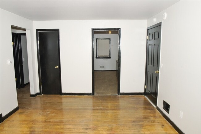Photo - 463 Remington St