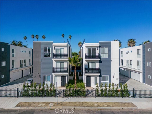 Photo - 2733 S La Brea Ave Unit 1/2