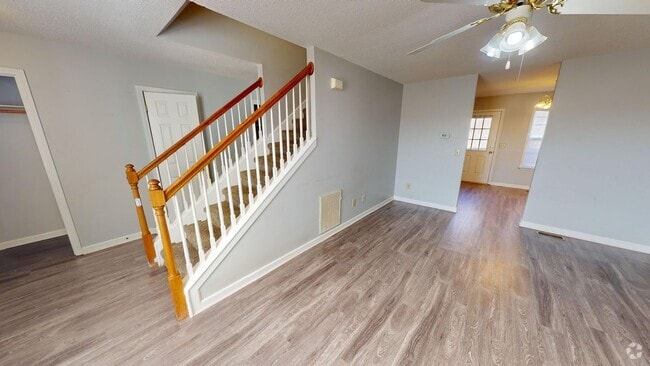 Building Photo - Renovated Columbia Townhome!!