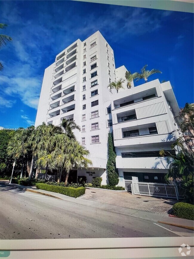 Building Photo - 1775 Washington Unit 4A Rental