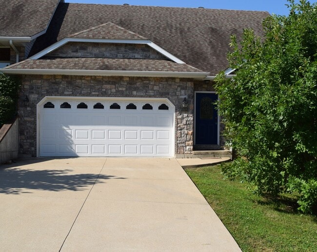 Photo - Beautiful 3 bedroom, 2 bathroom condo!