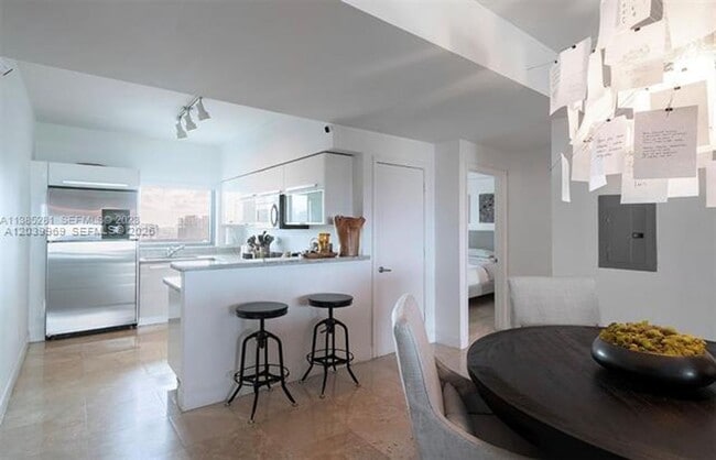 Photo - 601 NE 36th St