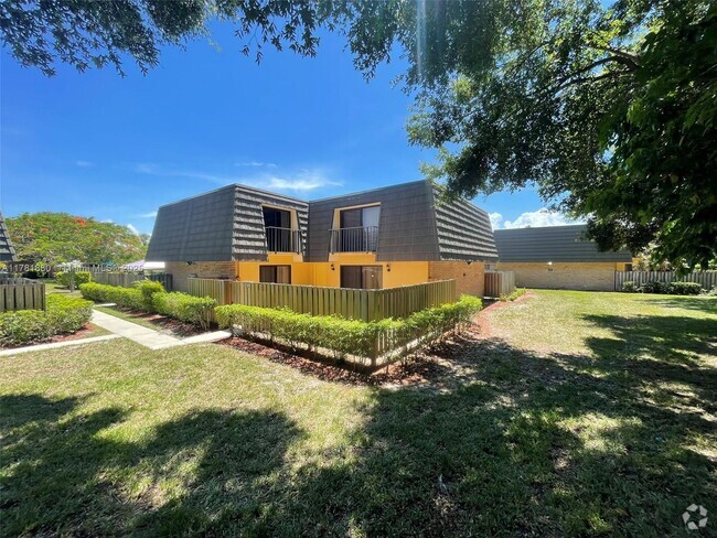 Building Photo - 726 7th Way Rental