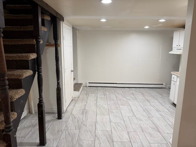 Kitchen & Entrance - 193 E 1st St Unit 3