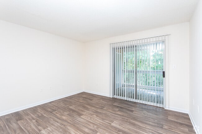 3BR, 2BA - 1018SF - Living Area