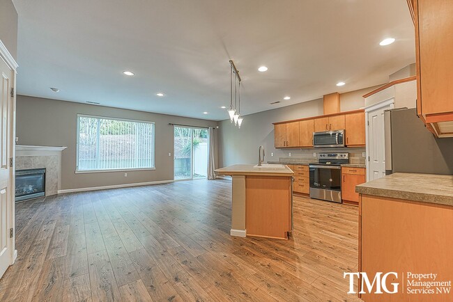 Photo - Inviting 3 BD 2.5 Bath Townhome in Gated Community