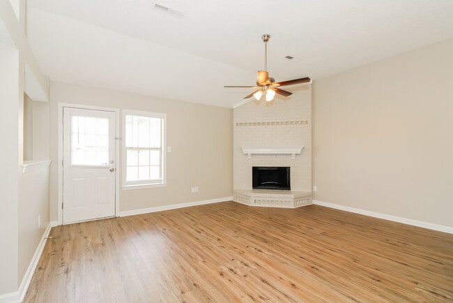 Photo - 7254 Schilling Cove W