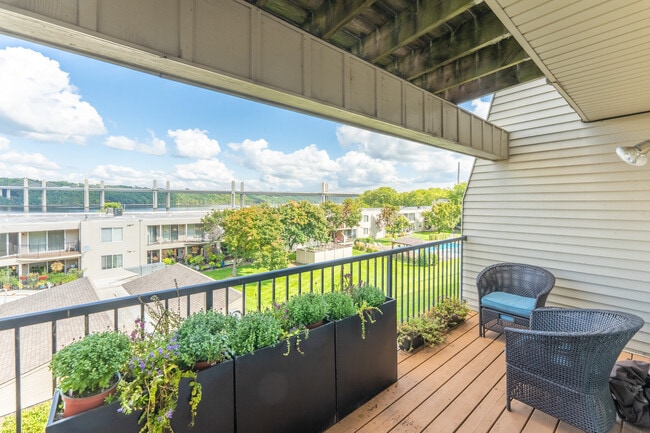 Photo - 6339 Saint Croix Trl N