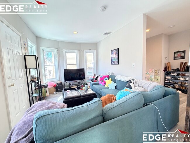 Photo - 66 Quint Ave Unidad 2