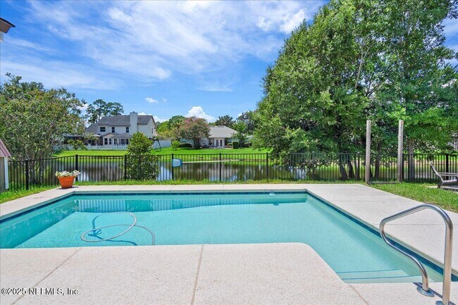 10334 Triple Crown Ave House - Image 