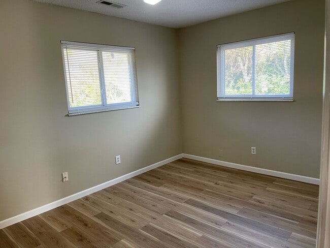 Photo - 309 N Lincoln Dr Unit 1