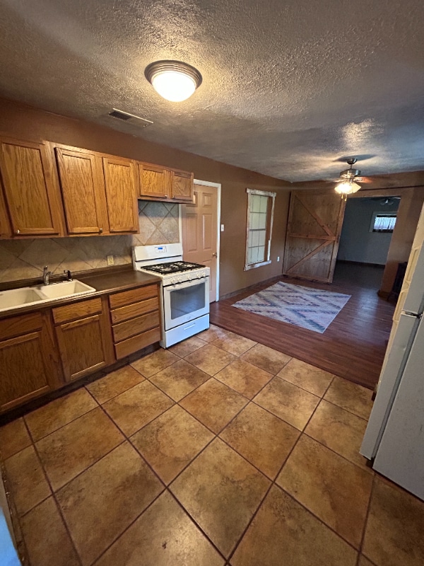 Building Photo - 202 Bois D Arc St Rental