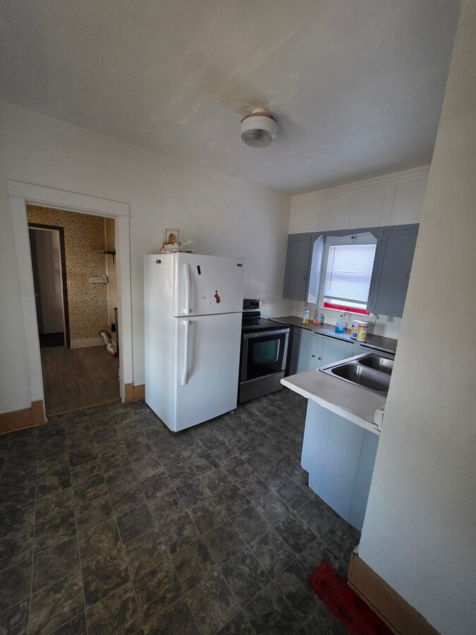 Photo - 7 W River Ave