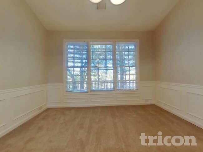 Photo - 1017 Chatsworth Ln