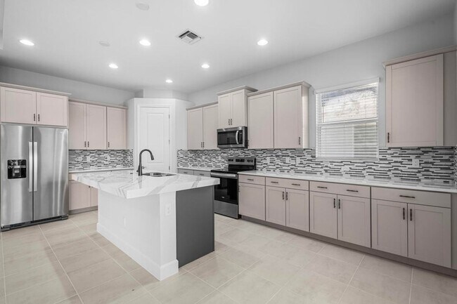 Photo - 14192 Lacebark Ln