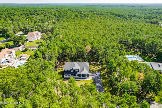 Photo - 1561 Scranton Ave