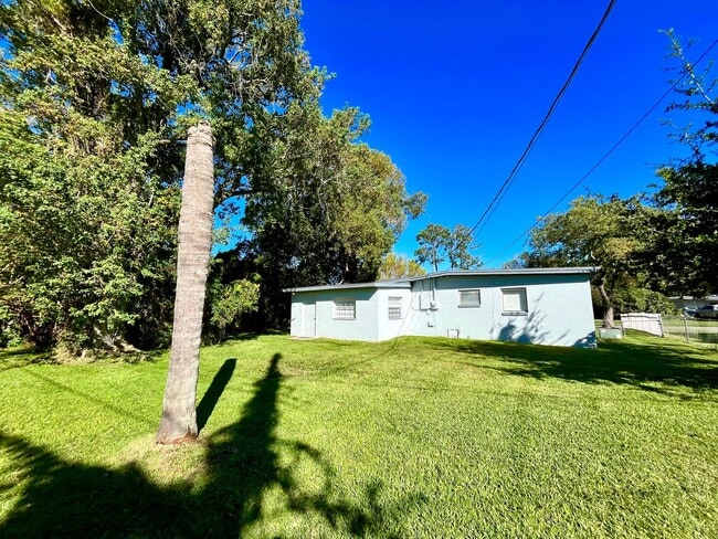 Photo - 107 Mayfair Cir