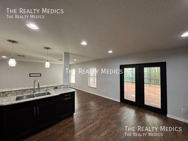 Photo - 1328 Karok St