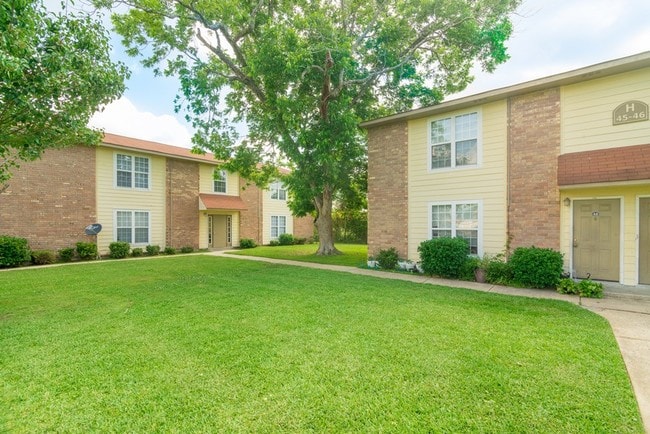 Hartford Commons - Eden Manor