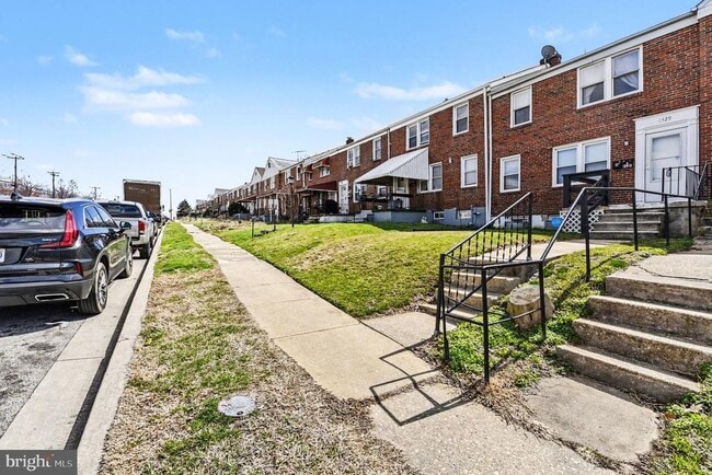 Building Photo - 1329 Taylor Ave Unit UPSTAIRS