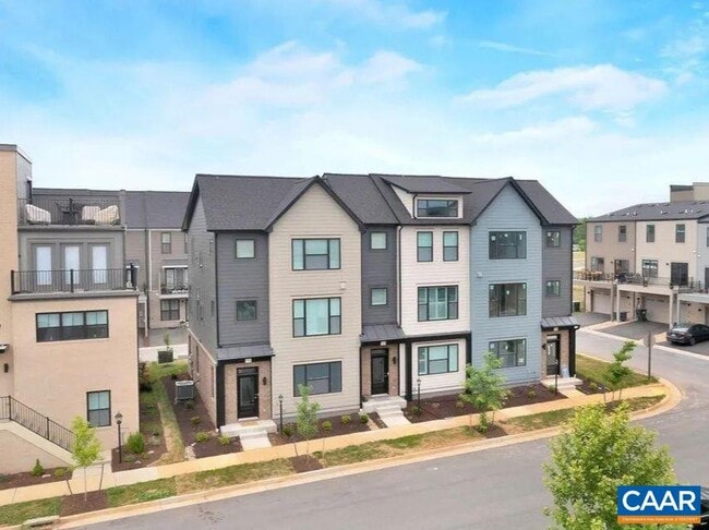 Building Photo - 5178 Golf Dr