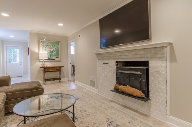 Photo - 1401 Seneca Pl