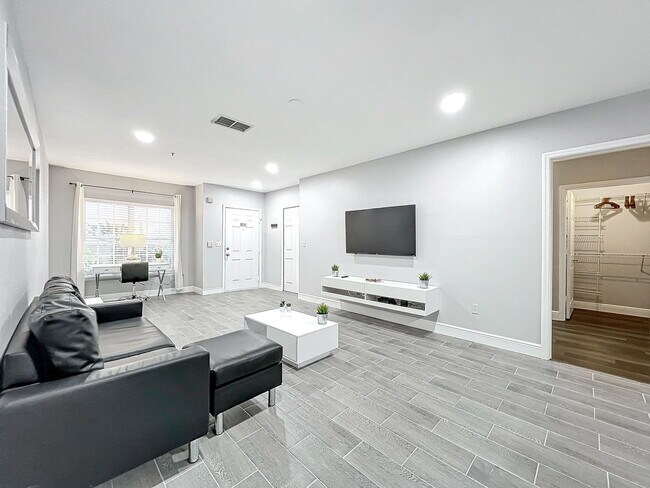 Photo - South Kirkman Road, Orlando, FL 32811 - 2 ...