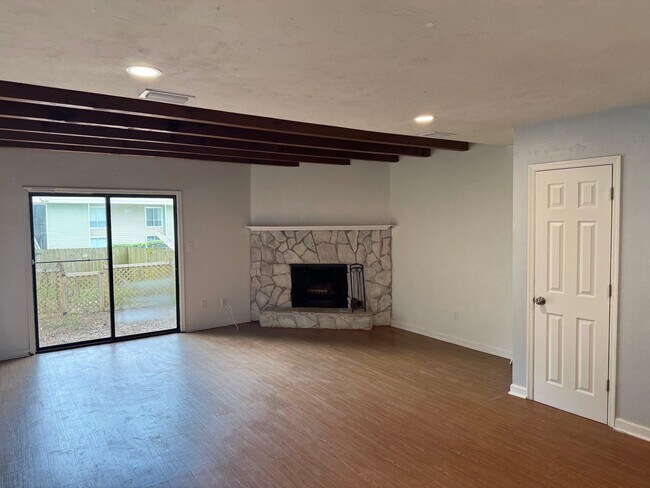 Photo - 3748 Donovan Dr