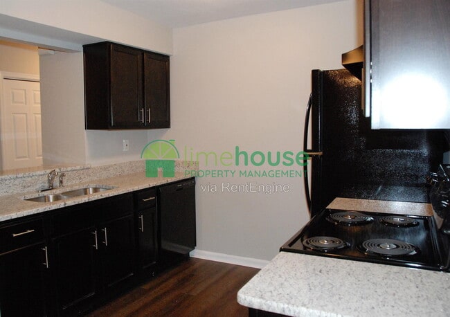 Photo - 1311 Tait Close
