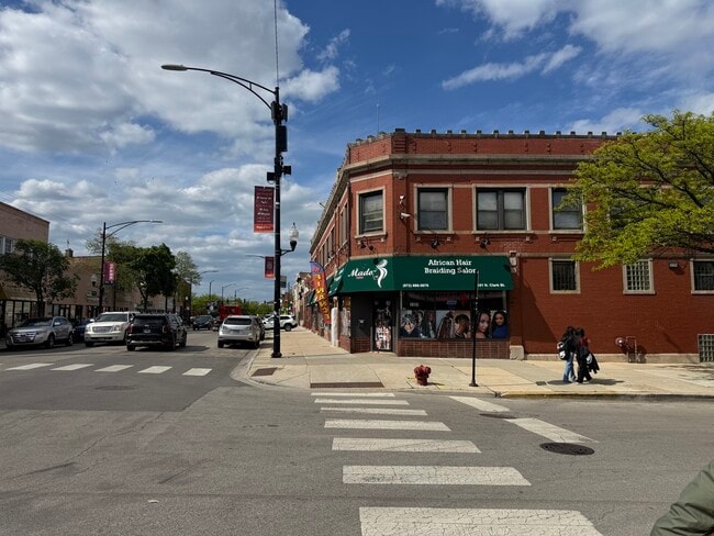 Photo - 7109 N Clark St Unit 201