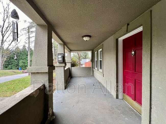 Photo - 1 Middlemont Ave
