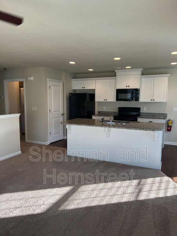 Photo - 608 Joiner Cir