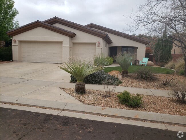 Building Photo - Beautiful Home in Coral Canyon