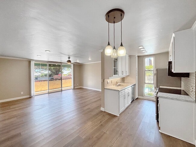 Beautiful 1B/1BA Upgraded Condo In La Joll... - Beautiful 1B/1BA Upgraded Condo In La Joll... Unit 182