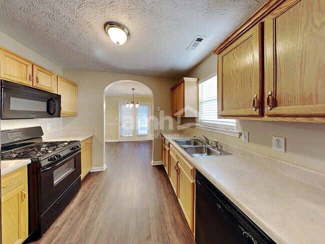 Photo - 532 Halley Way