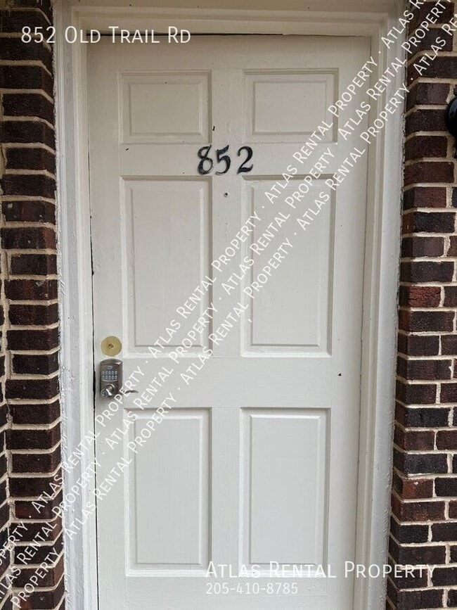 Building Photo - 852 Old Trail Rd