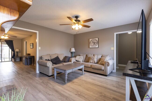 Photo - 135 Sussex Dr