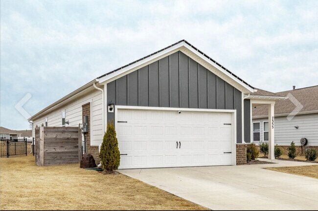 Photo - 7355 Lang Ave